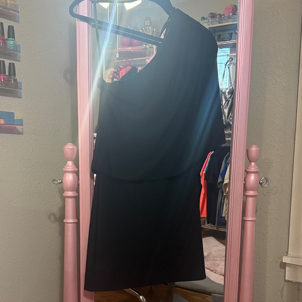 Jessica Simpson Elegant Black One-Shoulder Dress